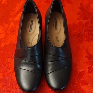 Collection B Clarks Black Leather Dress Shoe with Pleated Detailing